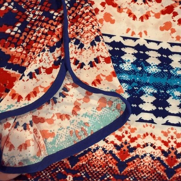 Renee C Boho Aztec Printed Multicolor Tunic Blouse Blue Piping Flowy Size Medium - Picture 8 of 9